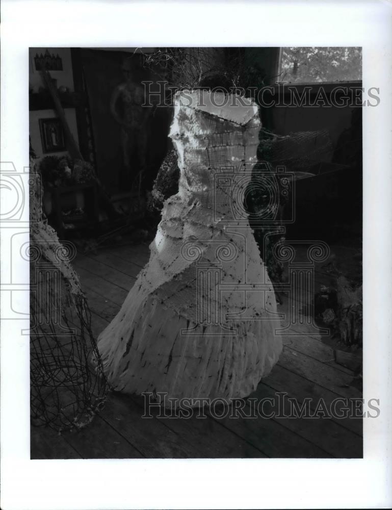 1997 Press Photo Artist Martha Pasner&#39;s Wedding Dress - cva38116 - Historic Images