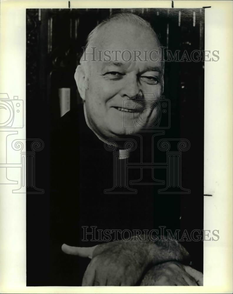 1984 Press Photo Reverend Thomas P. O&#39;Malley, S.J. John Carroll University presi - Historic Images