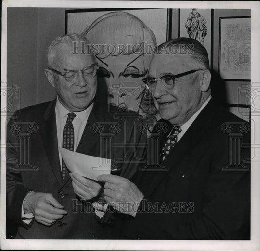 Press Photo Phillip W Porter, House Organ, 50 yrs at PD - cva38276 - Historic Images