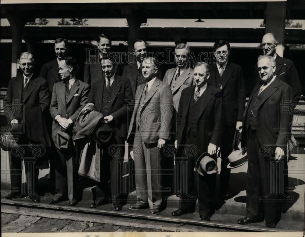 1938 Press Photo Twelve Stanford Professionals Arrived on the Lark Today - Historic Images