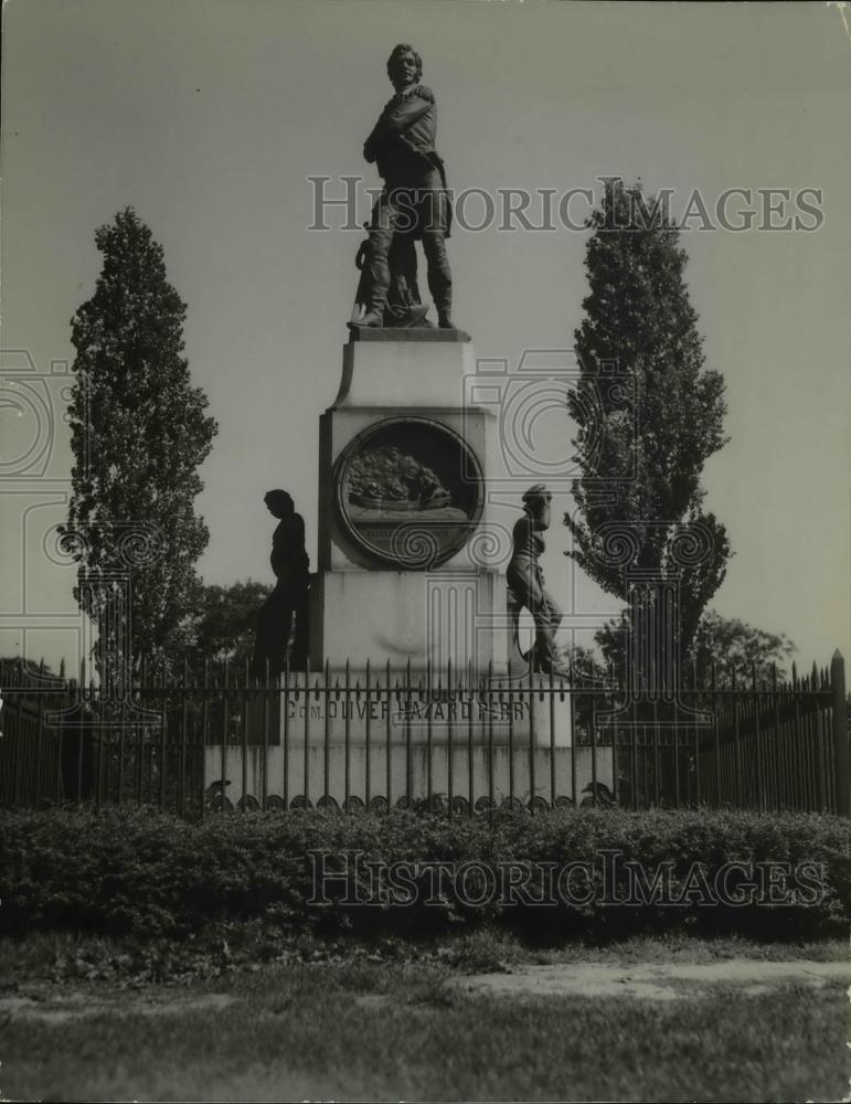Press Photo Perry Monument in Gordon Park, 1860 - cva38385 - Historic Images