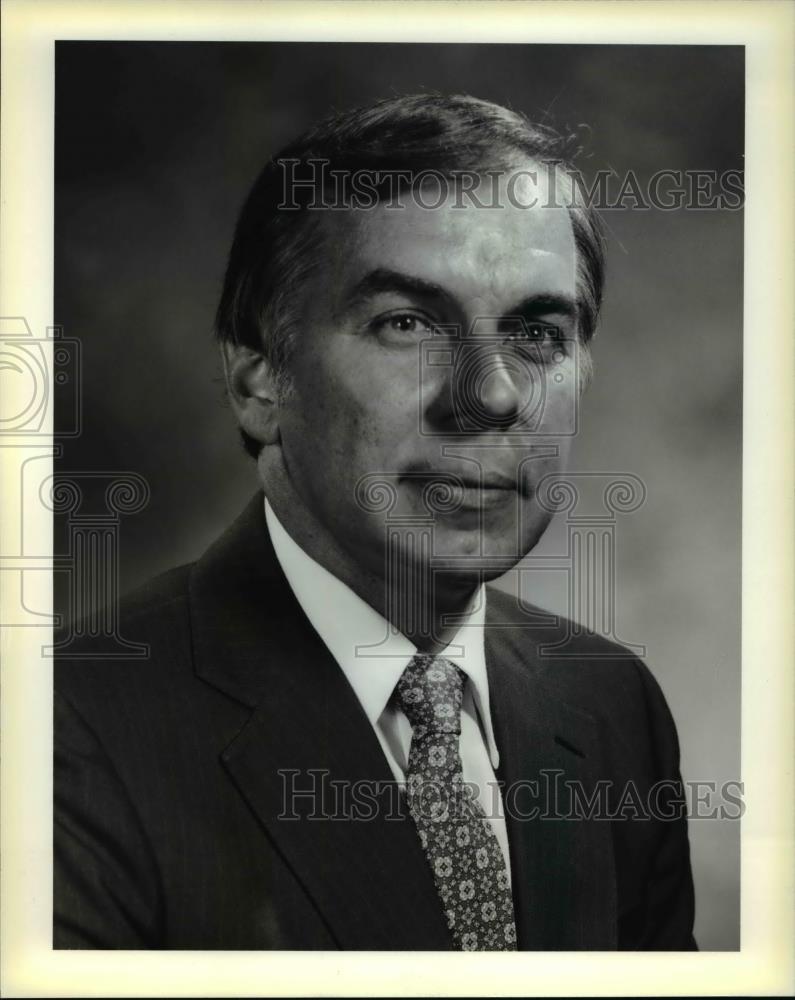 1984 Press Photo Edward F. Miller, NASA - cva38496 - Historic Images