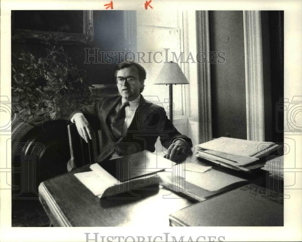 1979 Press Photo Roderick B Porter, Director County Archives, W32nd Street - Historic Images
