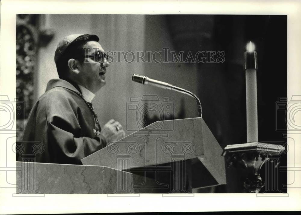 1980 Press Photo Bishop Anthony M Pilla Memorial Mass for Sister Dorothy L Kazel - Historic Images