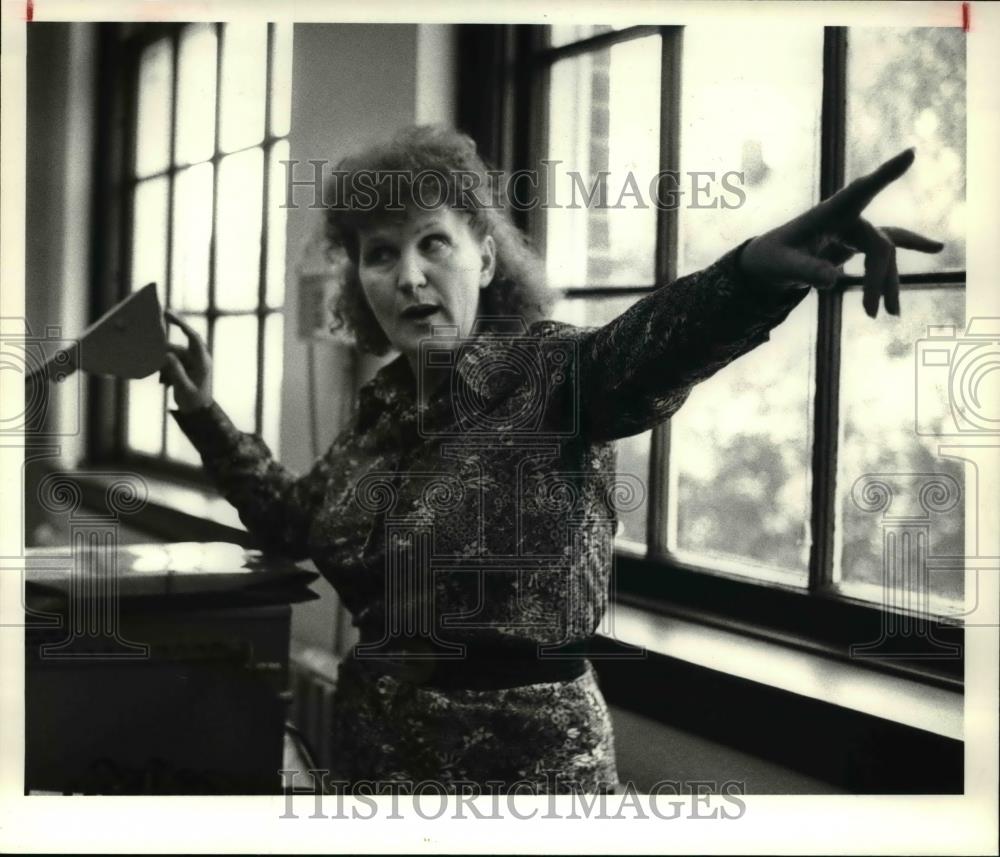 1980 Press Photo Dr Sally Pisarchik, dir Special Courses Handicapped Children - Historic Images