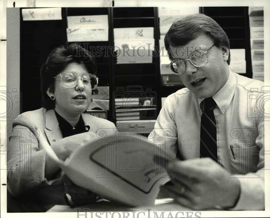 1986 Press Photo Carol Rivchun, Dir. of Small Business Mgt & Ctr and John J Polk - Historic Images