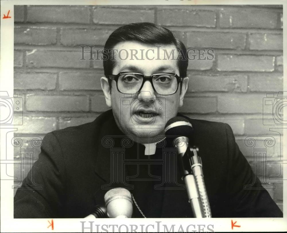 1981 Press Photo Bishop Anthony M Pilla during interview - cva38689 - Historic Images