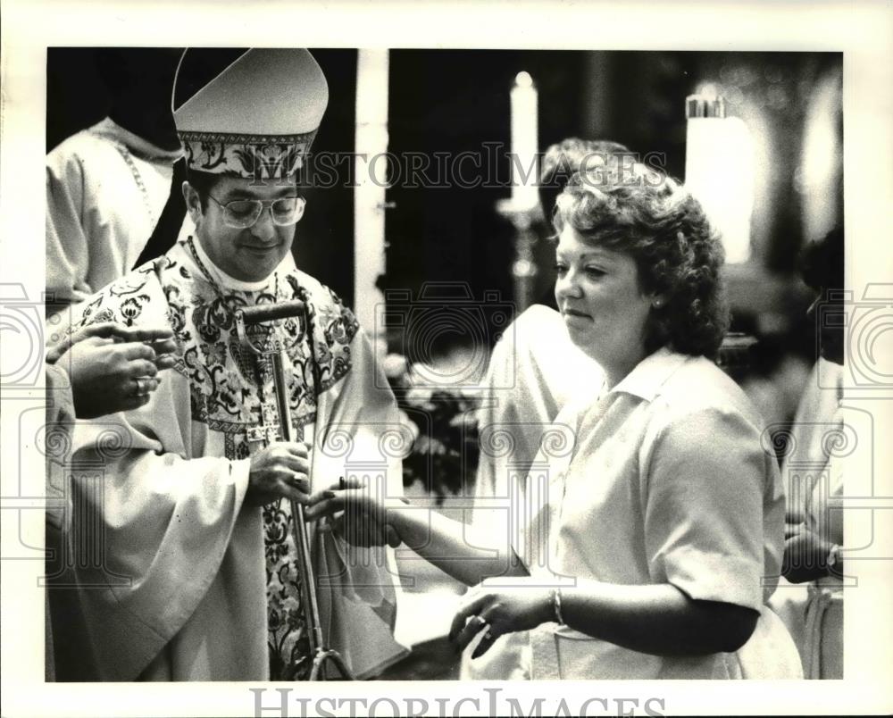 1982 Press Photo Bishop Issenman&#39;s Funeral at St John Cathedral, - cva38691 - Historic Images