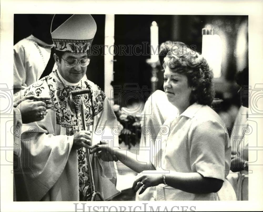 1982 Press Photo Bishop Issenman's Funeral at St John Cathedral, - cva38691 - Historic Images