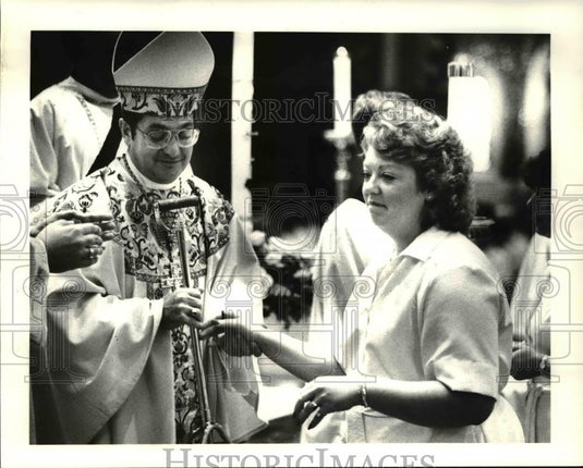 1982 Press Photo Bishop Issenman's Funeral at St John Cathedral, - cva38691 - Historic Images