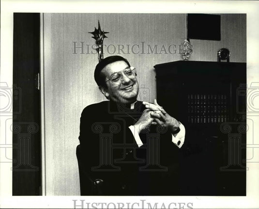 1986 Press Photo Bishop Anthony Pilla for a Christmas story - cva38700 - Historic Images
