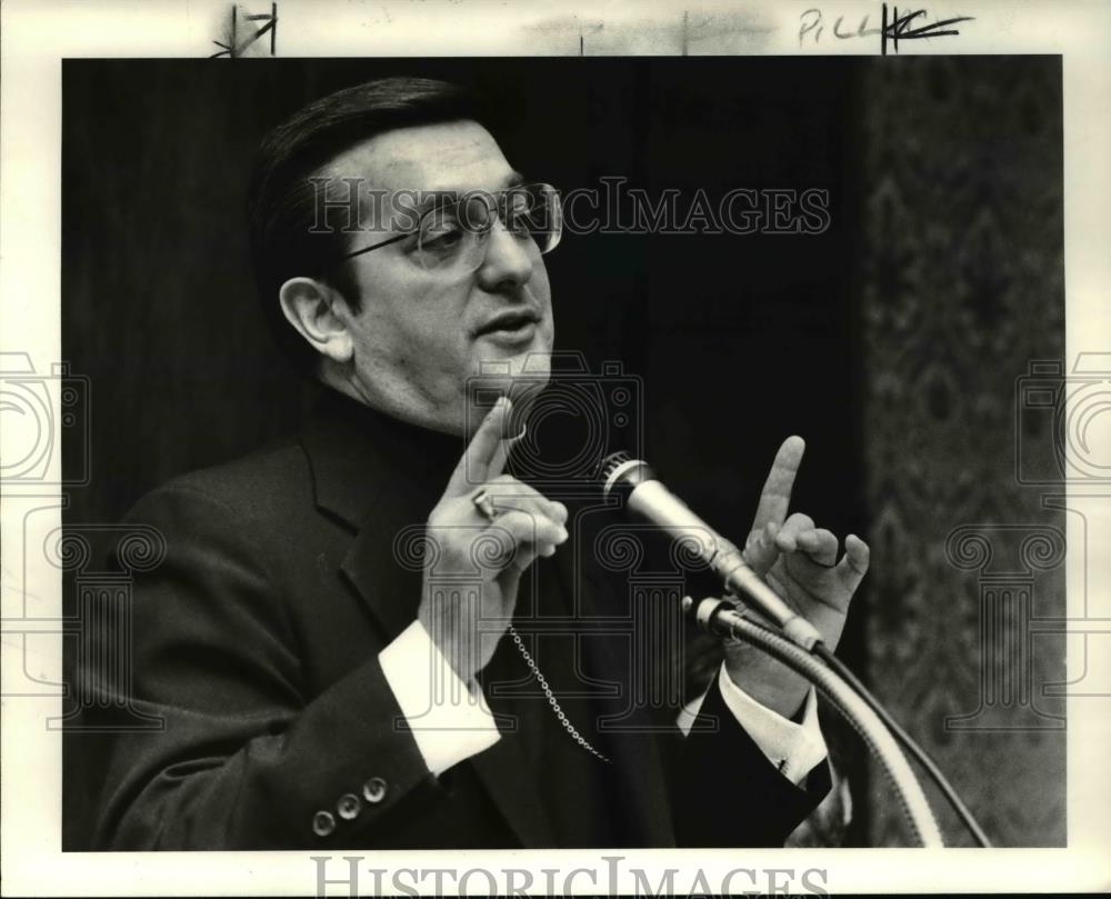 1985 Press Photo Bishop Anthony Pilla addresses Federal Bar Association - Historic Images