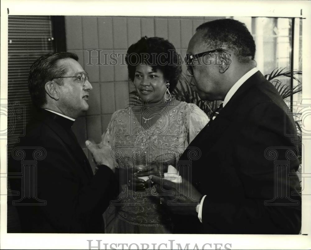 1990 Press Photo Bishop Anthony appears at the Class Act Party - cva38707 - Historic Images