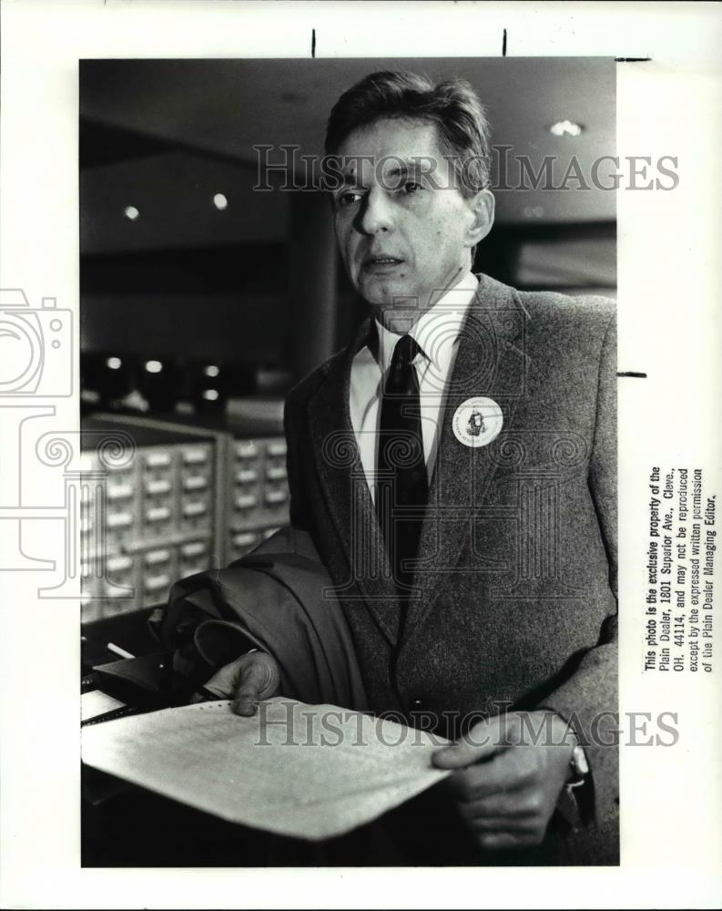 1988 Press Photo Kermit Pike, Western Reserve Historical Society Library head - Historic Images