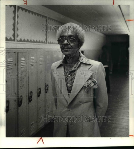 1980 Press Photo Paul Rivers, board education security guards Audubon Jr. High - Historic Images