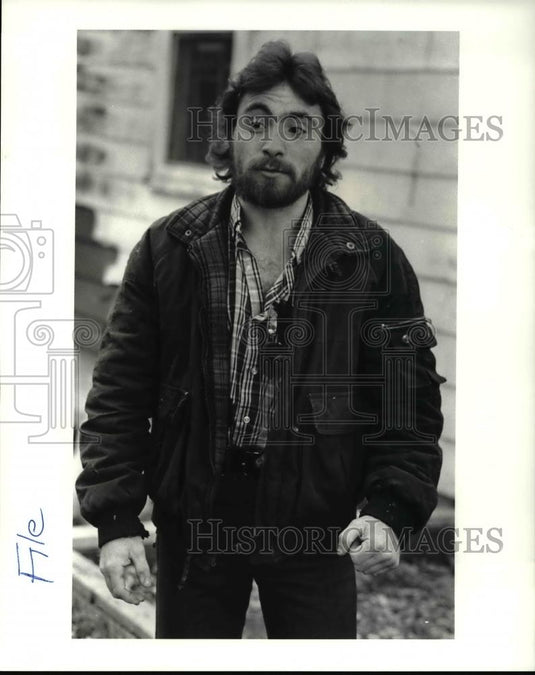 1987 Press Photo Frank Roadman said to have tried to bury his dog alive - Historic Images