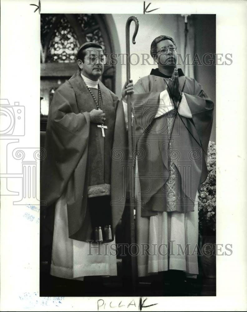 1986 Press Photo Bishop Anthony Pilla &amp; Rev. James Lyke St. Joseph Franciscan - Historic Images