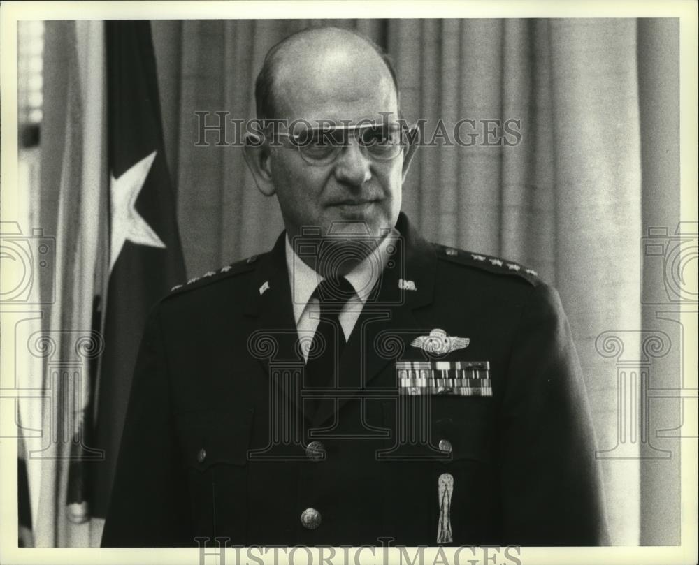 1978 Press Photo Gen. Lew Allen in His Office at the Pentagon - cvb76445 - Historic Images