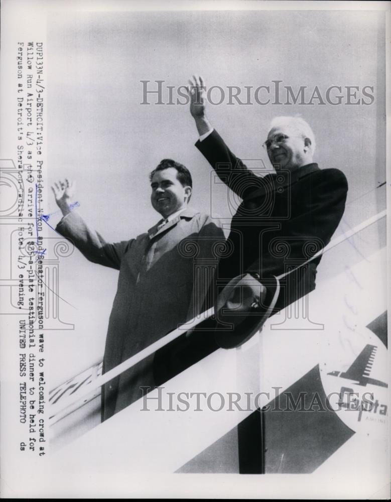 1954 Press Photo Richard Nixon, Homer Ferguson at Willow Run Airport, Detroit - Historic Images