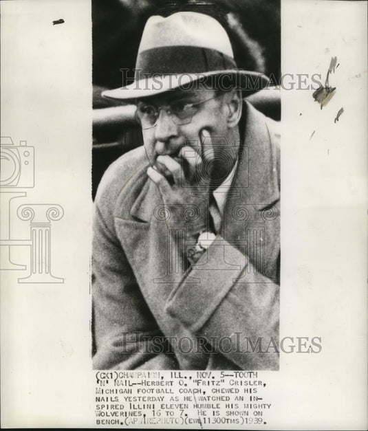 1939 Press Photo Herbert O. Crisler, Michigan coach watches game. - cvb77073 - Historic Images