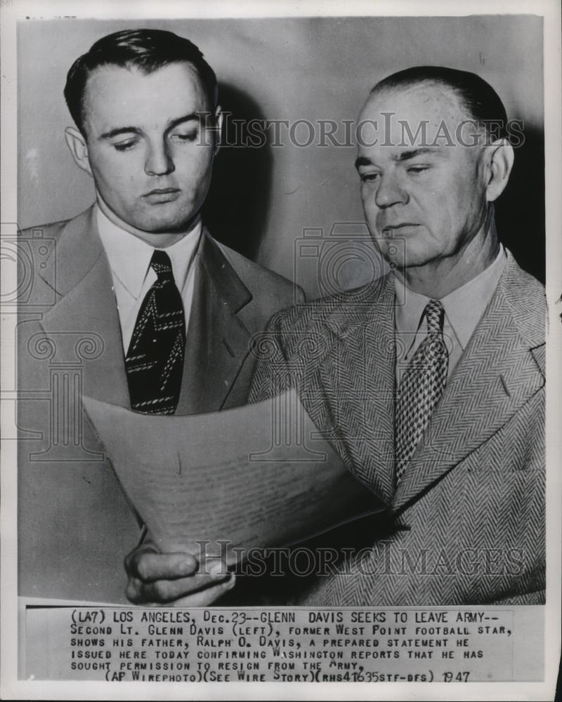 1947 Press Photo Football-Glenn Davis, Seeks permission to resign from Army. - Historic Images