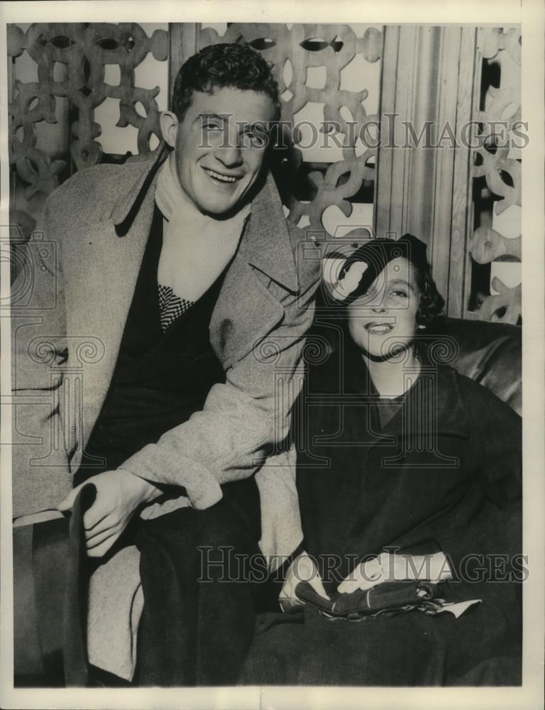 1936 Press Photo Football- Bobby Grayson, All-America Fullback and Bride. - Historic Images