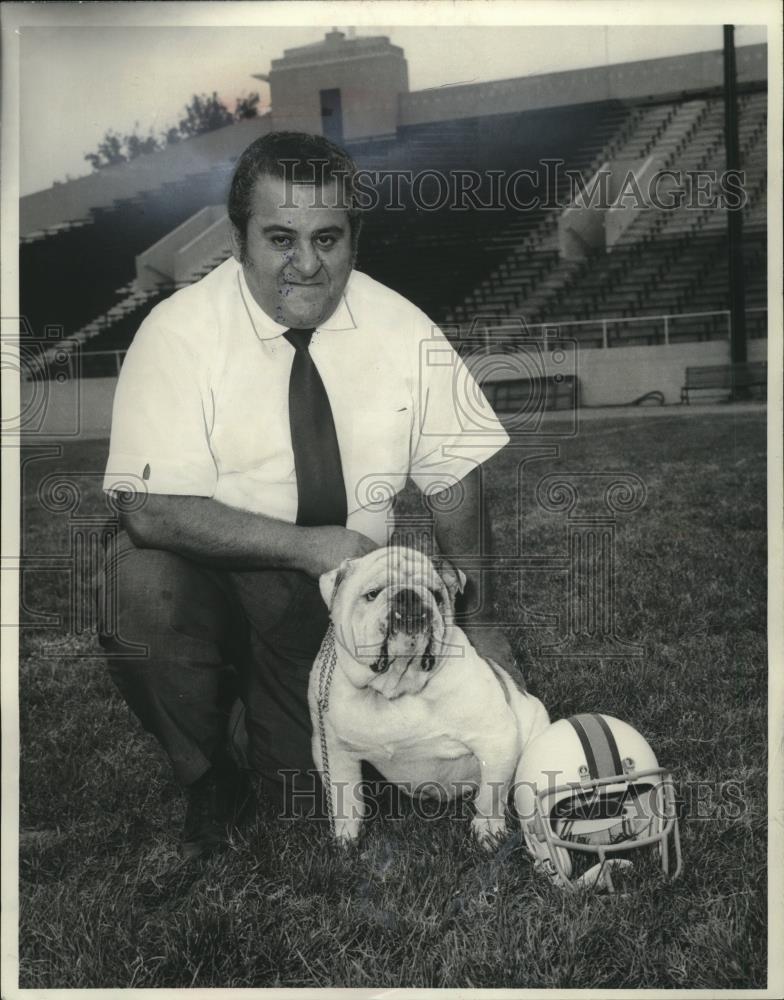 1972 Press Photo Sammy George and mascot, Max of McKinley Bulldogs - cvb77180 - Historic Images