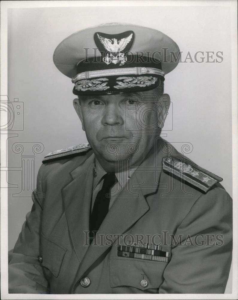 Press Photo Rear Admiral William F. Rea III, US Coast Guard - cvb77284 - Historic Images