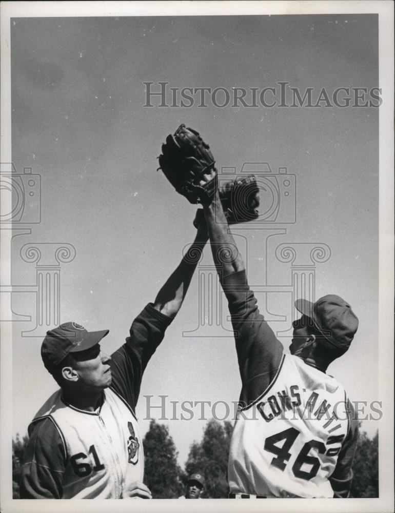 1968 Press Photo Cleveland Indians players Darrell Sutherland and Ron Constatino - Historic Images