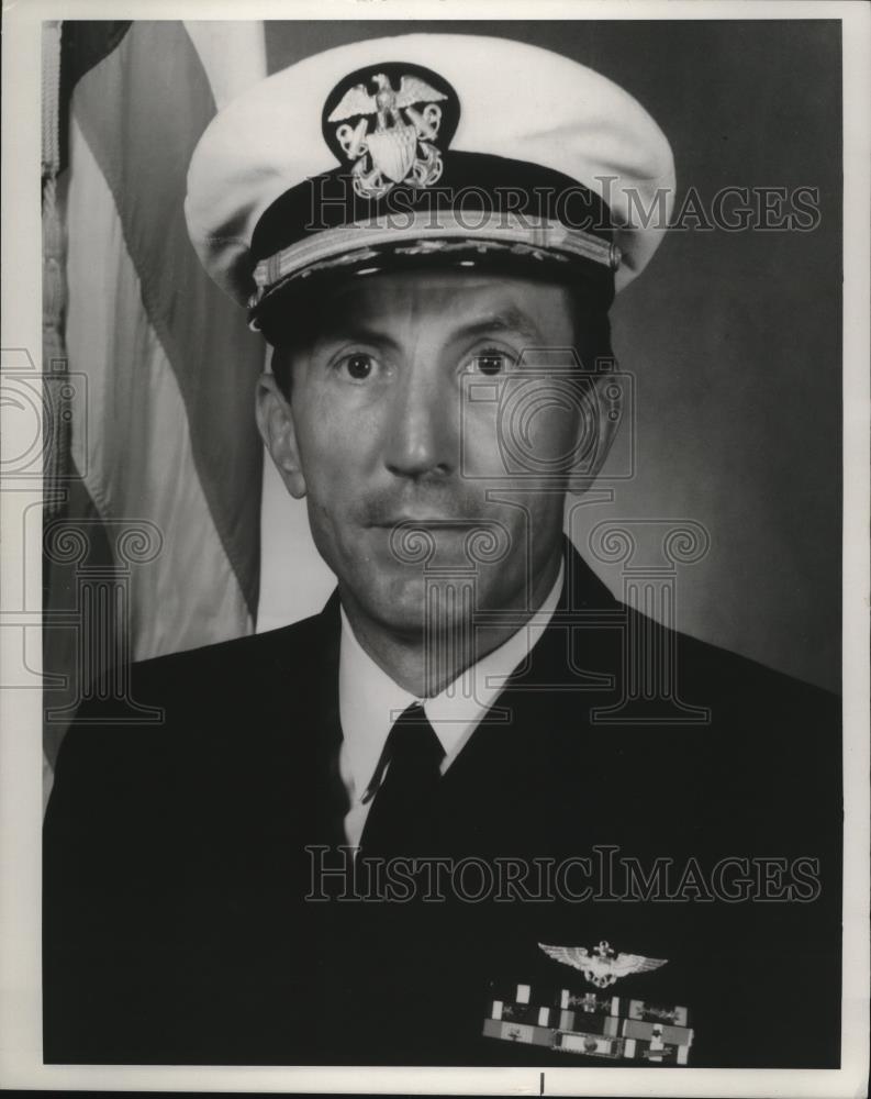 1975 Press Photo Capt Bryan W Compton, Jr - cvb77366 - Historic Images