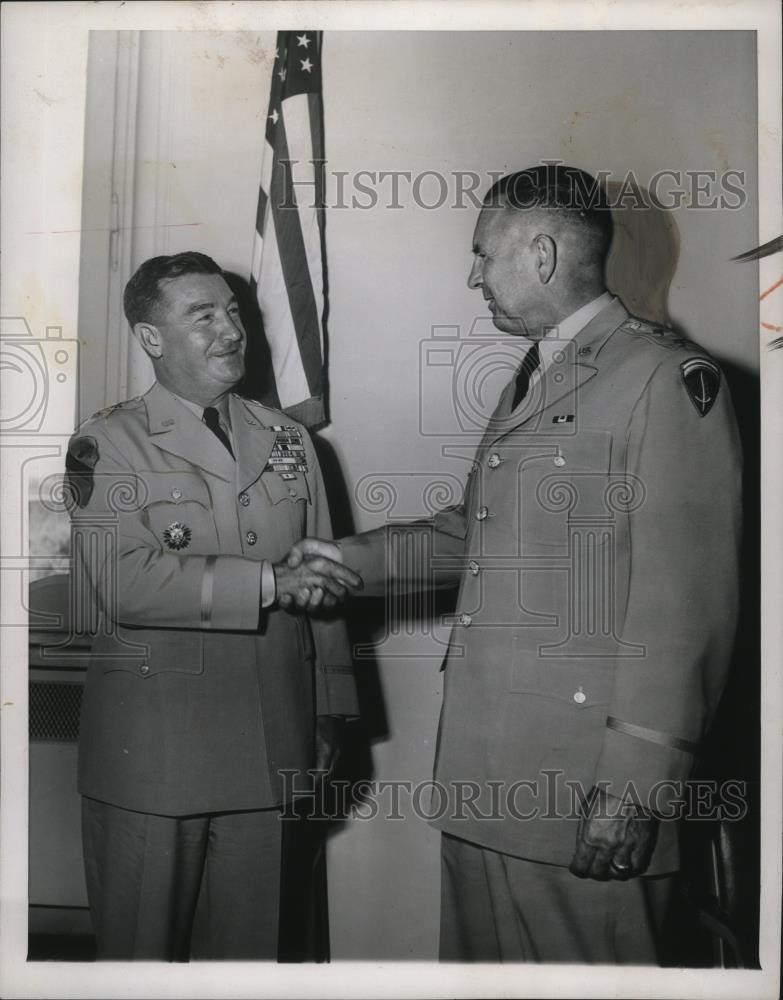 1954 Press Photo Maj Gen Frank A Allen w/ successor Maj Gen James G Christiansen - Historic Images