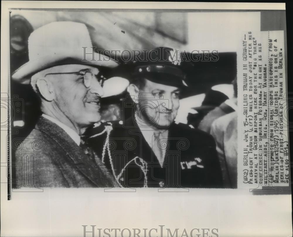 1945 Wire Photo President Truman as he arrive at Galow Airport for a conference - Historic Images