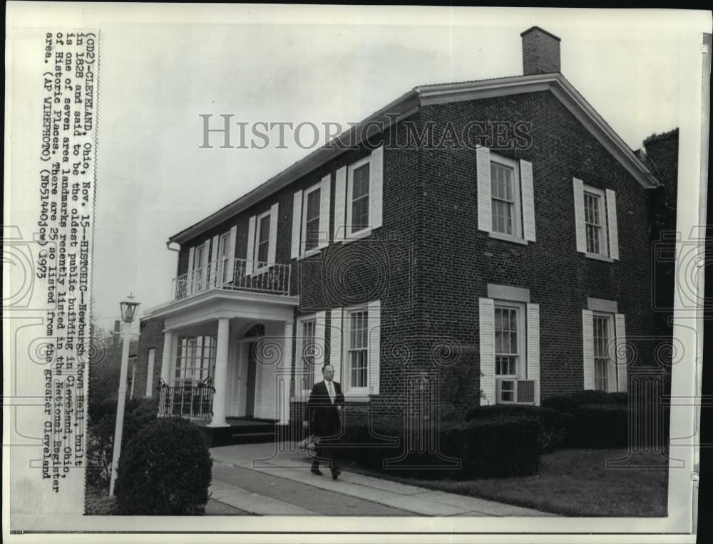 1973 Wire Photo Newburgh Town Hall built in 1828, oldest public building- Cleve - Historic Images