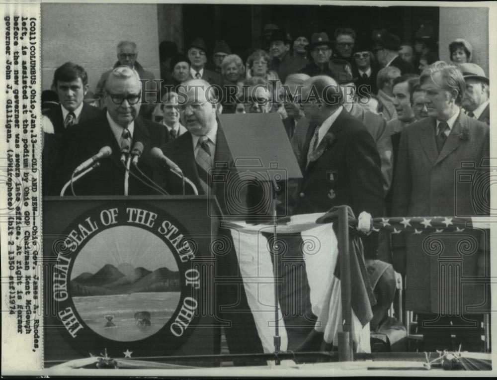 1974 Wire Photo Ohio Gov James A Rhodes before he was sworn into office - Historic Images