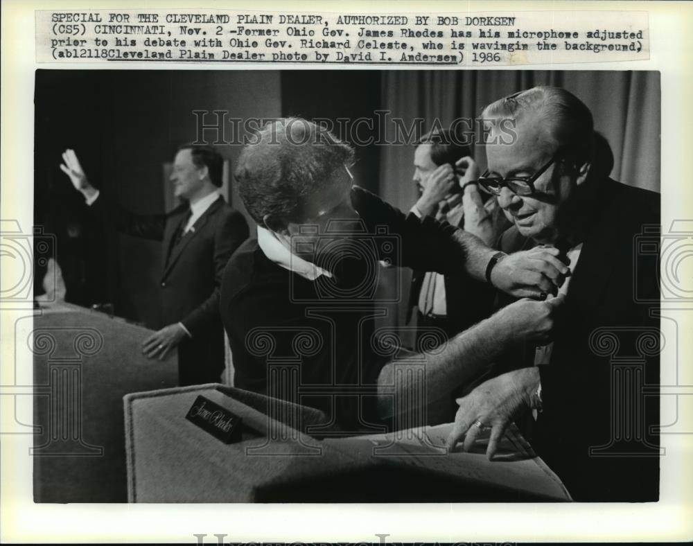 1986 Wire Photo Ex-Gov James Rhodes before his debate with Gov. Richard Celeste - Historic Images