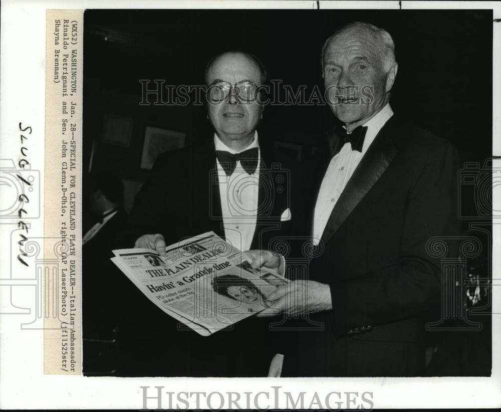 1990 Wire Photo Italian Ambassador Rinaldo Petrignani &amp; Senator John Glenn - Historic Images