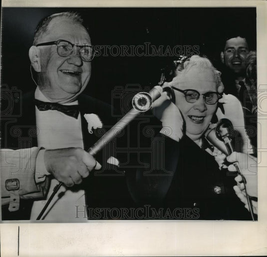1962 Wire Photo Astronaut John Glenn's Parents Talk with Grandchildren - Historic Images