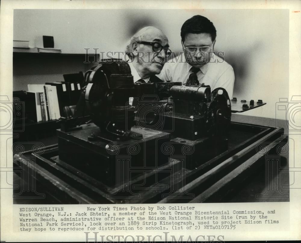 1975 Wire Photo Jack Shteir &amp; Warren Beach hope to reproduce Edison films - Historic Images