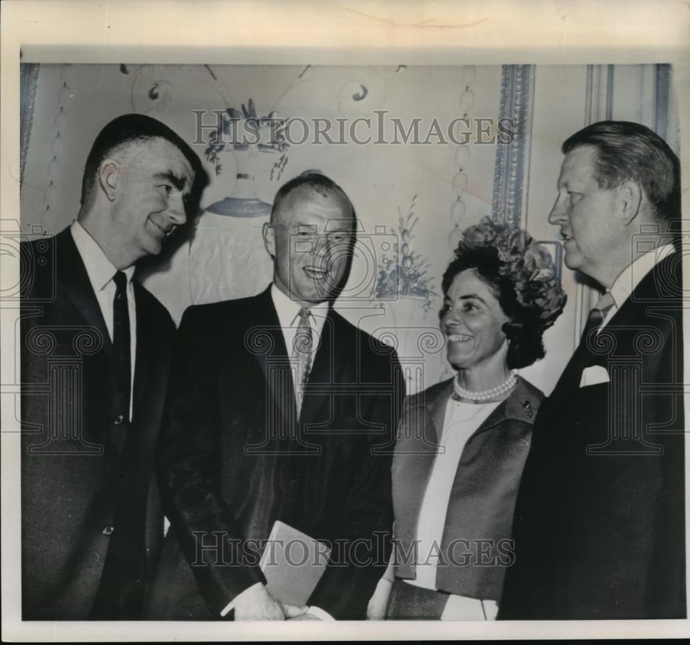 1963 Wire Photo Astronaut John Glenn at Associated Press annual meeting in NY - Historic Images