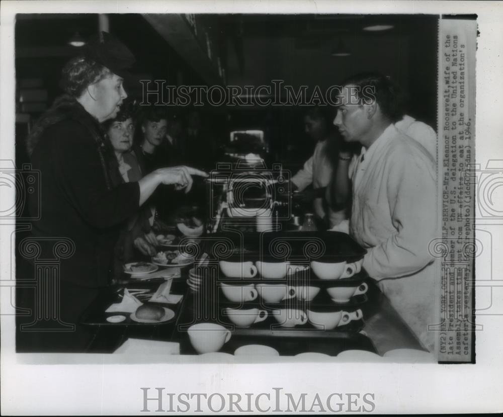 1946 Wire Photo Eleanor Roosevelt wife of late president ate at UN cafeteria - Historic Images