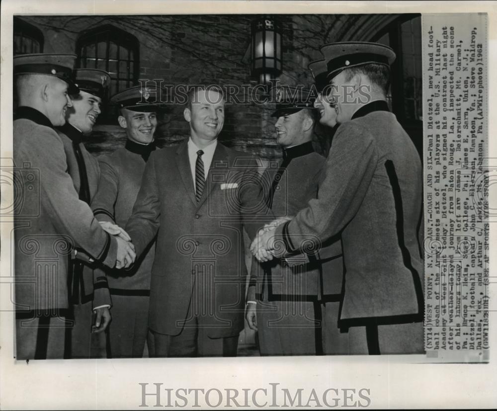1962 Wire Photo Paul Dietzel, Army Football Coach, Meets Six Players - Historic Images