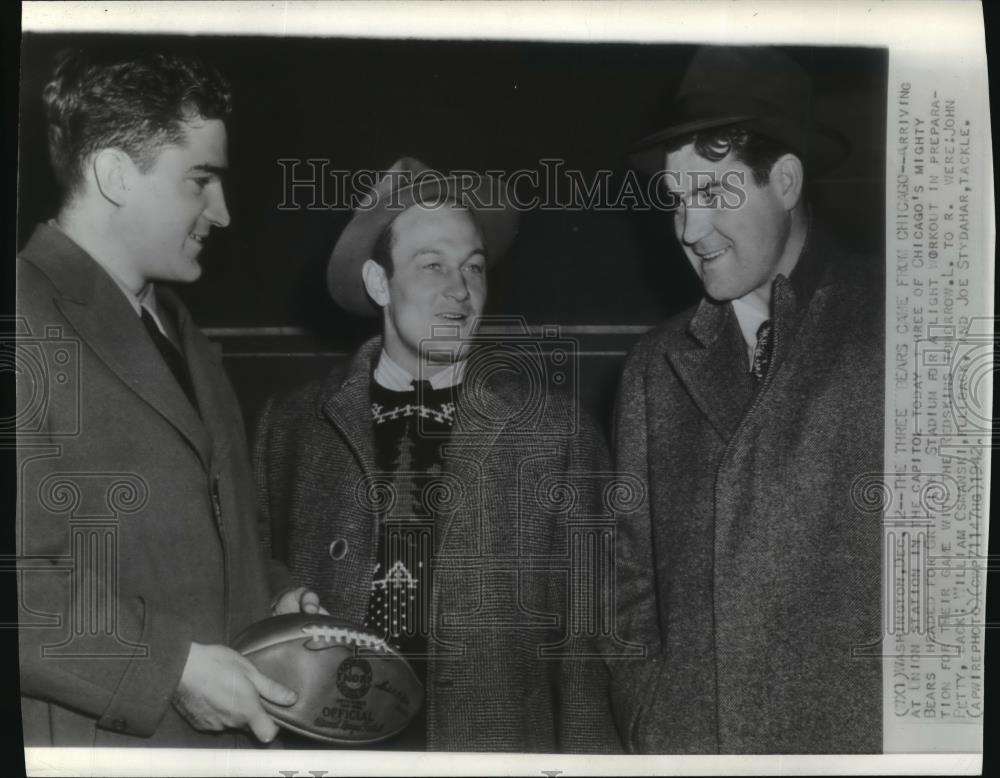 1943 Wire Photo John Petty, William Csmanski and Joe Stydahar at Union Station - Historic Images