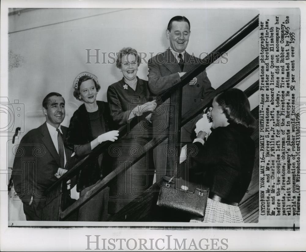 1956 Wire Photo Anne Firestone photographs her family boarding Queen Elizabeth - Historic Images