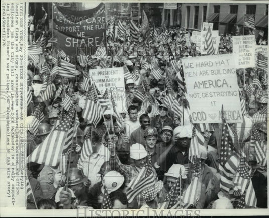 1970 Wire Photo Construction workers in rally supporting President Nixon's War - Historic Images