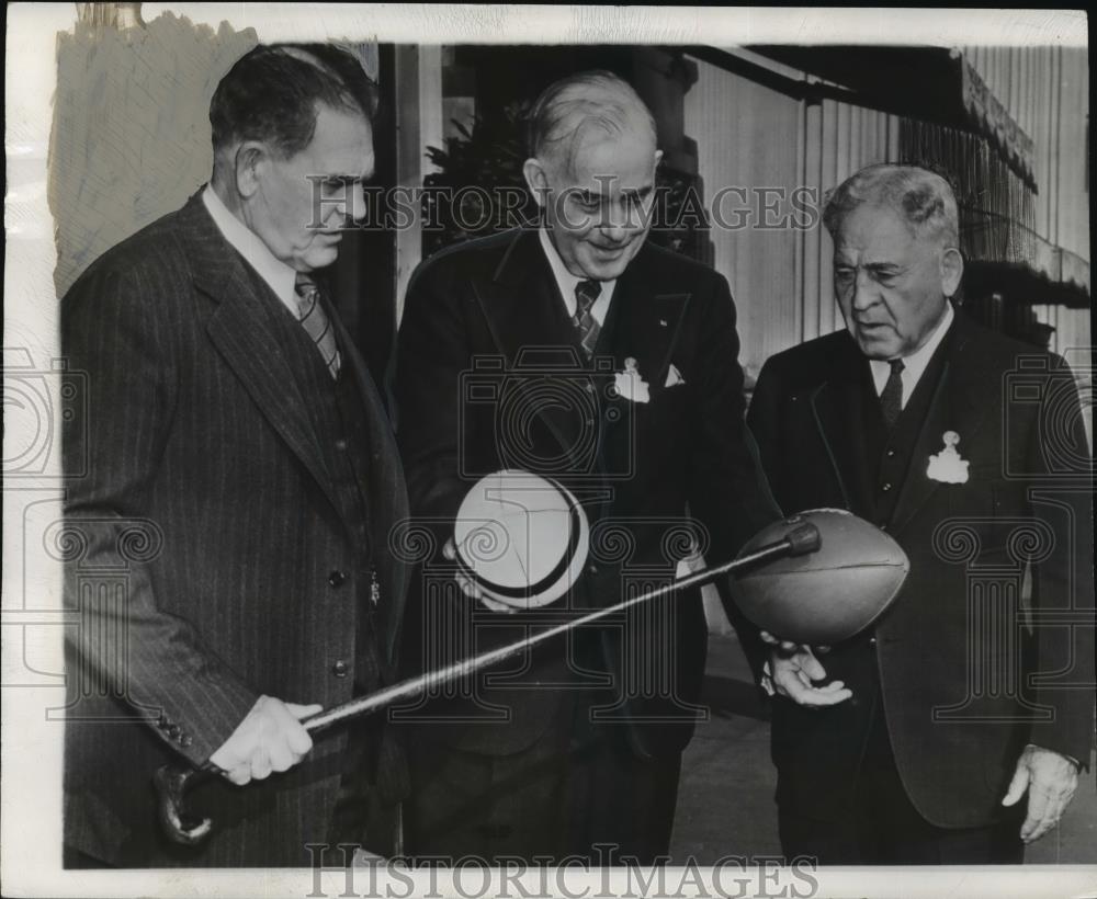 1939 Wire Photo American Football Coaches Association pioneers met again - Historic Images