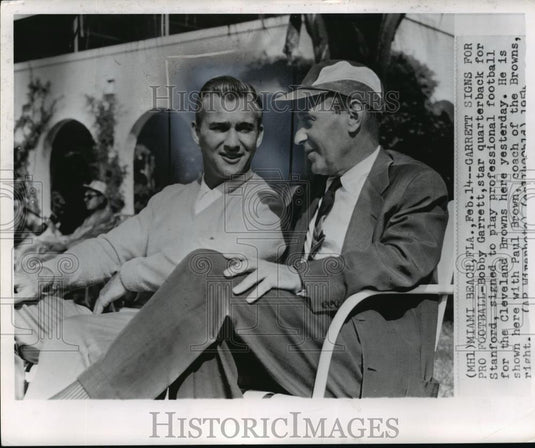 1954 Wire Photo QB Bobby Garrett, signs w/ Cleveland Browns w/ coach Paul Brown - Historic Images