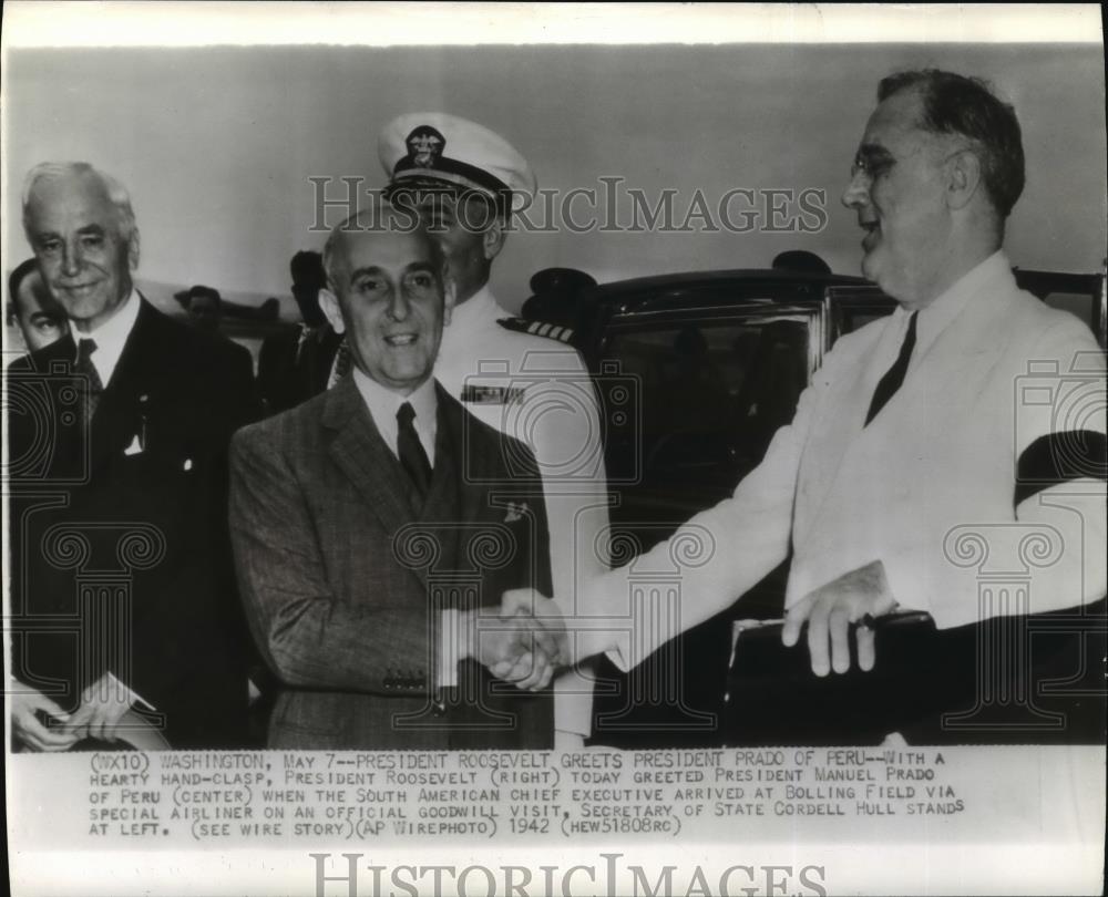 1942 Wire Photo Pres. Roosevelt welcomes Pres. Prado during his Goodwill Visit - Historic Images