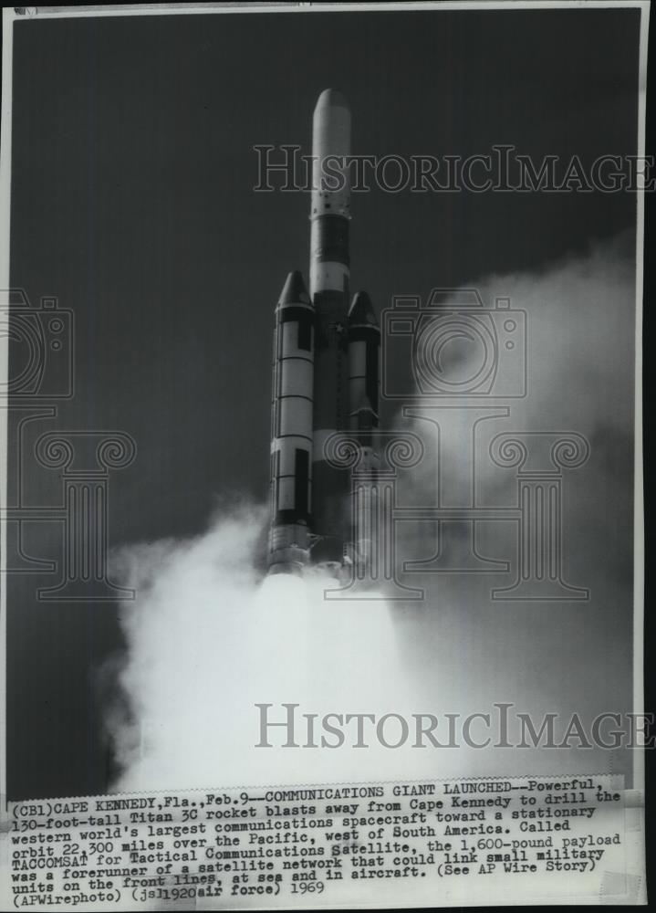 1969 Wire Photo Titan 3C rocket blasts TACCOMSAT to orbit from Cape Kennedy - Historic Images
