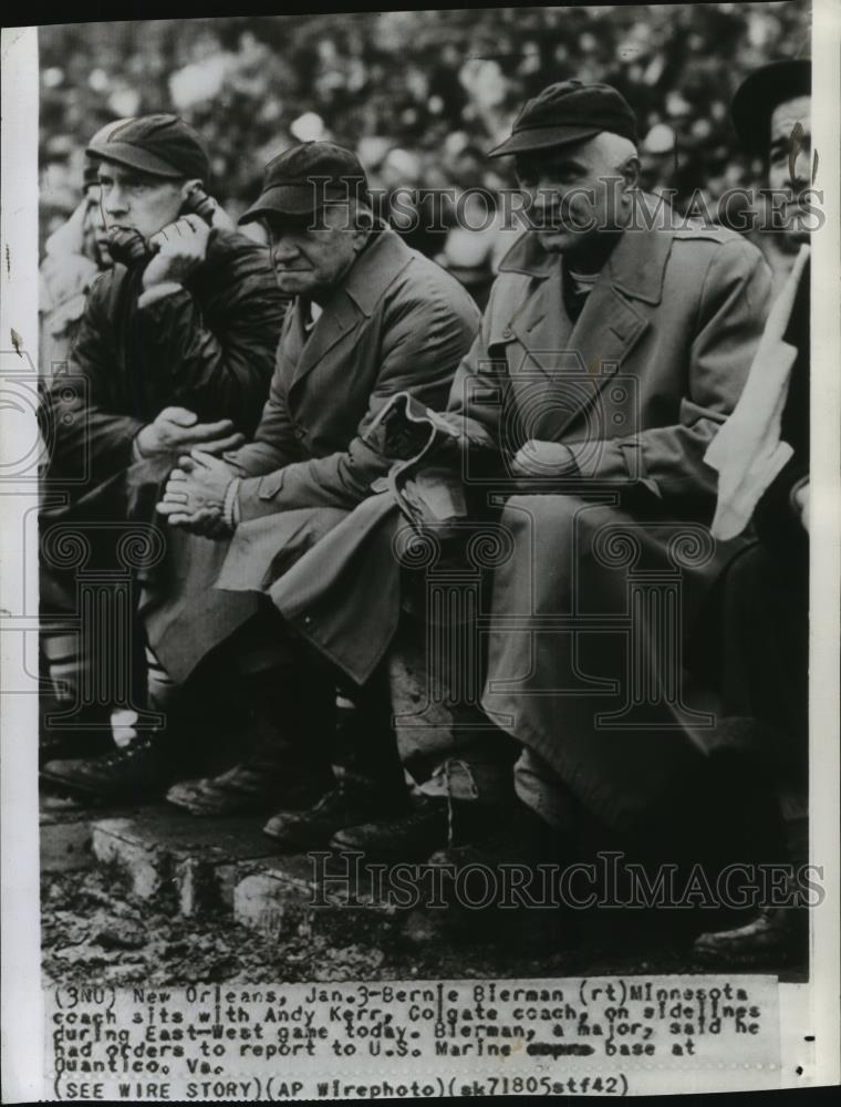 1942 Wire Photo Bernie Blerman sits with Andy Kerr during East-West game - Historic Images