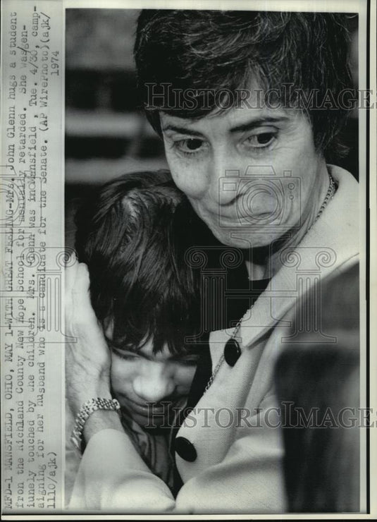 1974 Wire Photo Mrs John Glenn at Richland County New Hope-retarded children - Historic Images
